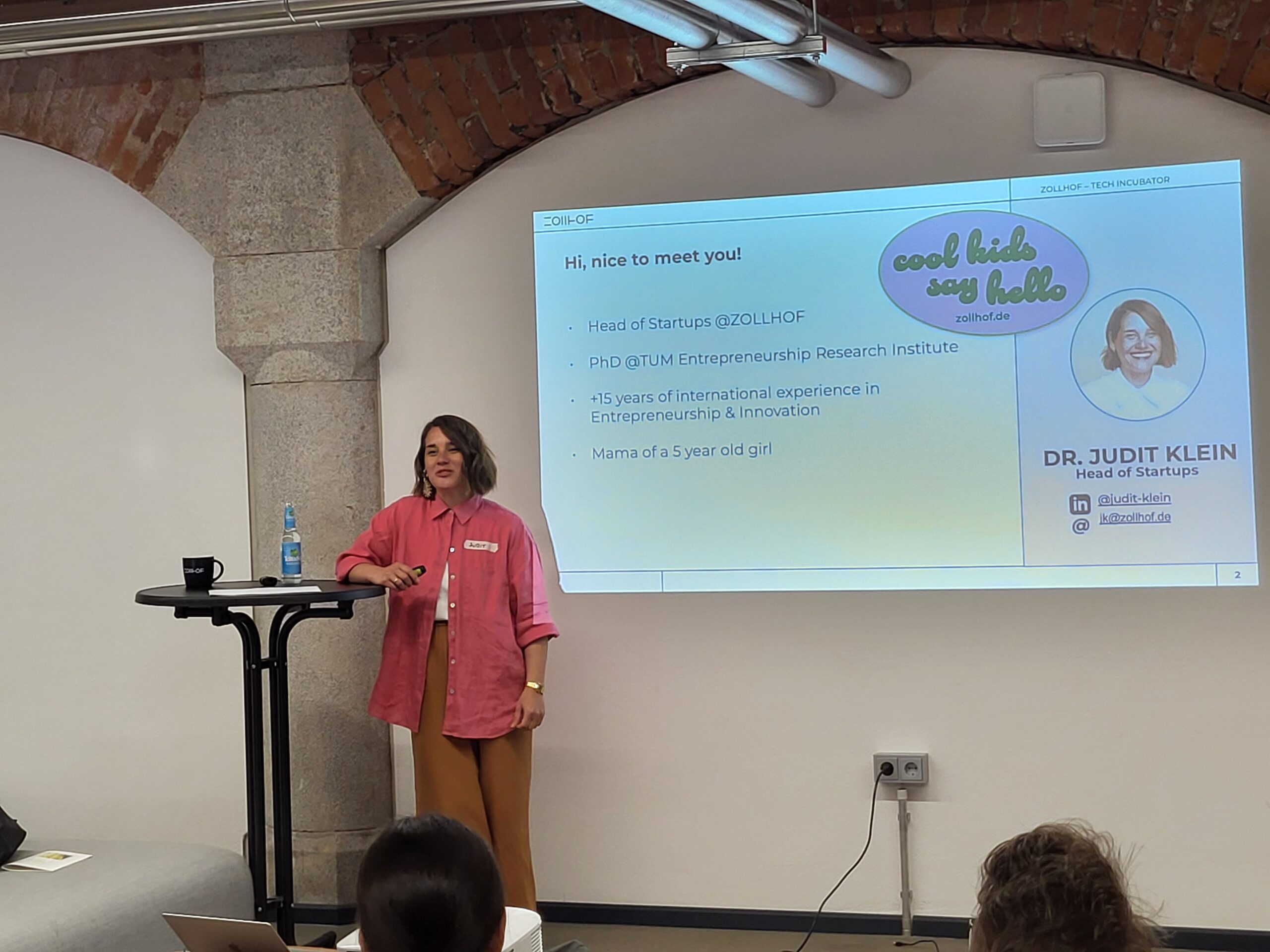 Dr. Judit Klein, Startups@ZOLLHOF head, kicking off the ideation workshop (Image: A. Dakkouri-Baldauf)