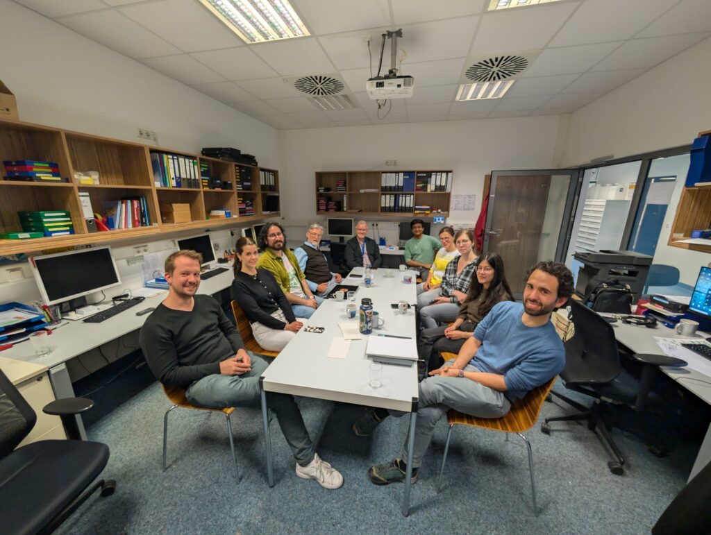 Collaborative lab work between A01, A02, A05, and C03 (Image: I. Borrmann)