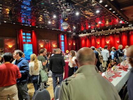 Networking and celebration during the conference dinner at Kulturforum Logenhaus. (Image: A. Dakkouri-Baldauf)