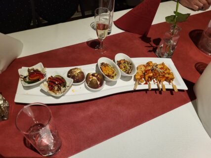 Culinary highlights from the EBM Symposium dinner. (Image: A. Dakkouri-Baldauf)