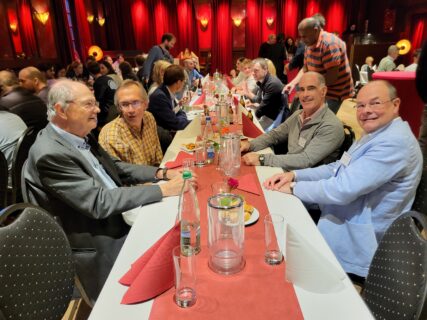 Networking and celebration during the conference dinner at Kulturforum Logenhaus. (Image: A. Dakkouri-Baldauf)