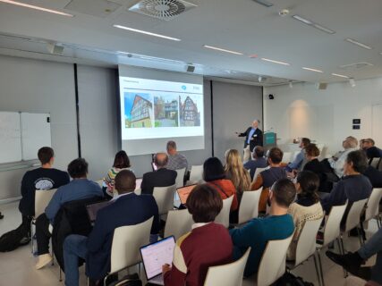 Speaker at the EBM Symposium 2025. (Image: A. Dakkouri-Baldauf)