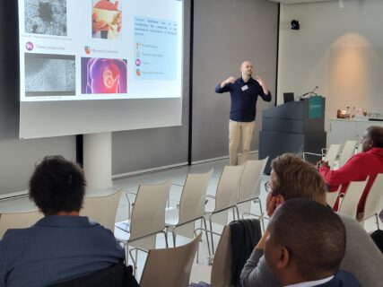 Speaker at the EBM Symposium 2025. (Image: A. Dakkouri-Baldauf)