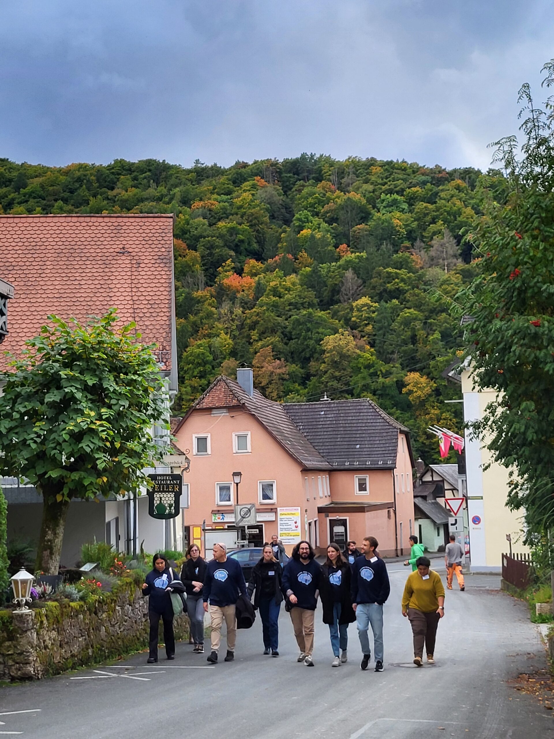 Heading to archery: EBMers in action. (Image: A. Dakkouri-Baldauf)