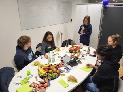 A small refreshment for the hard-working team. (Image: A. Dakkouri-Baldauf)
