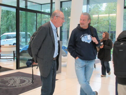 A lively start to the EBM Symposium 2025 as the first guests arrive and connect. (Image: D. Bittner)