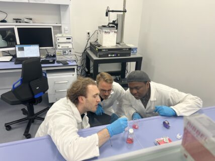 Michael Tranchina, Oskar Neumann, and Majahonkhe Shabangu during joint laboratory work at the Institute of Continuum Mechanics and Biomechanics. (Image: Harsh Vardhan Surana)