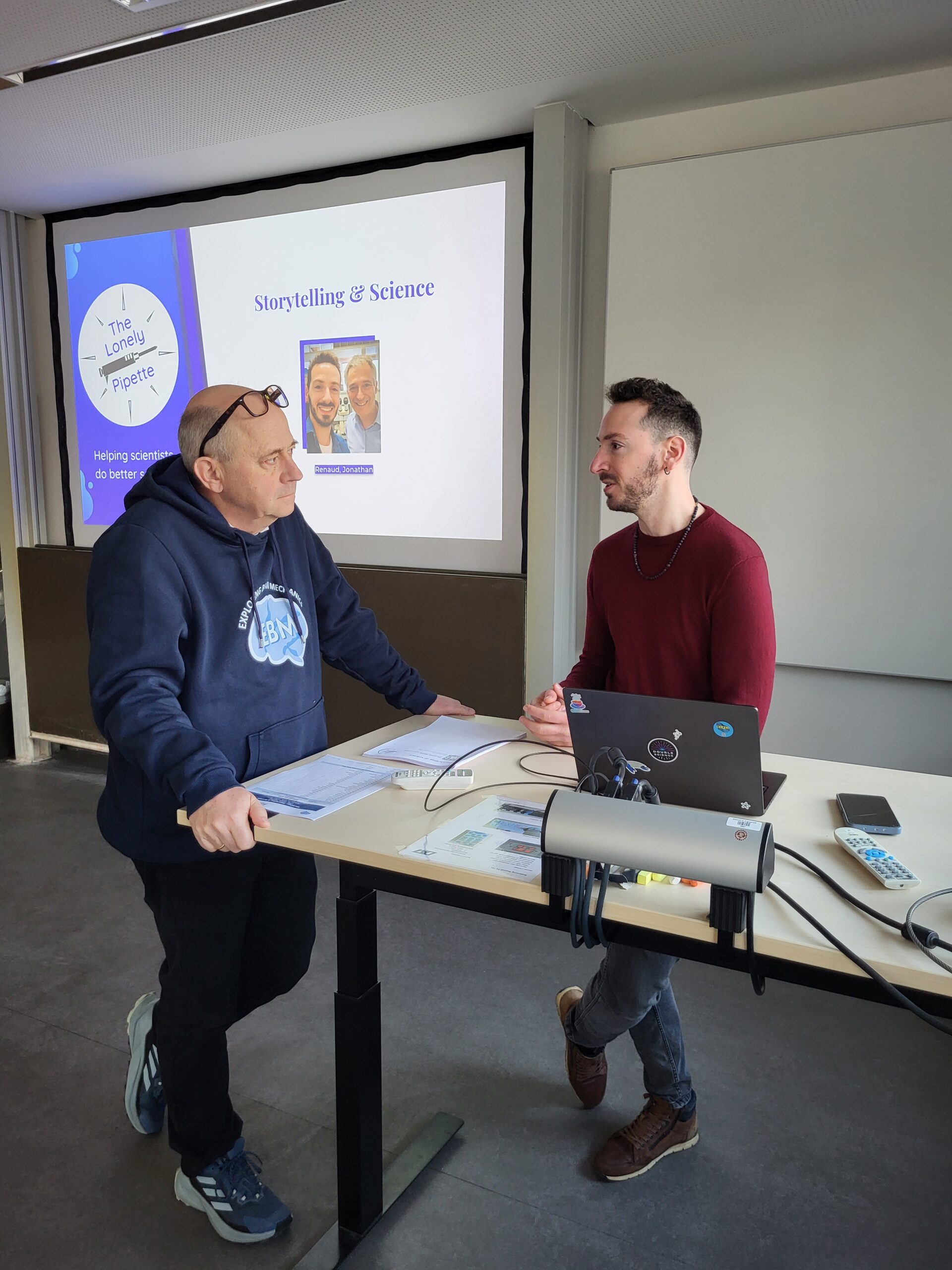 Impressions from the Storytelling & Science Workshop — Paul Steinmann and Renaud Poupre connecting (Image: A. Dakkouri-Baldauf).