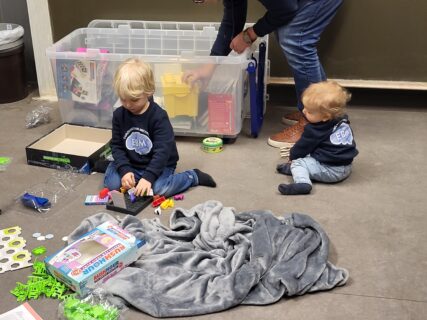 Moments from our New Year get-together — the youngest EBM members clearly having their own agenda (Image: A. Dakkouri-Baldauf).