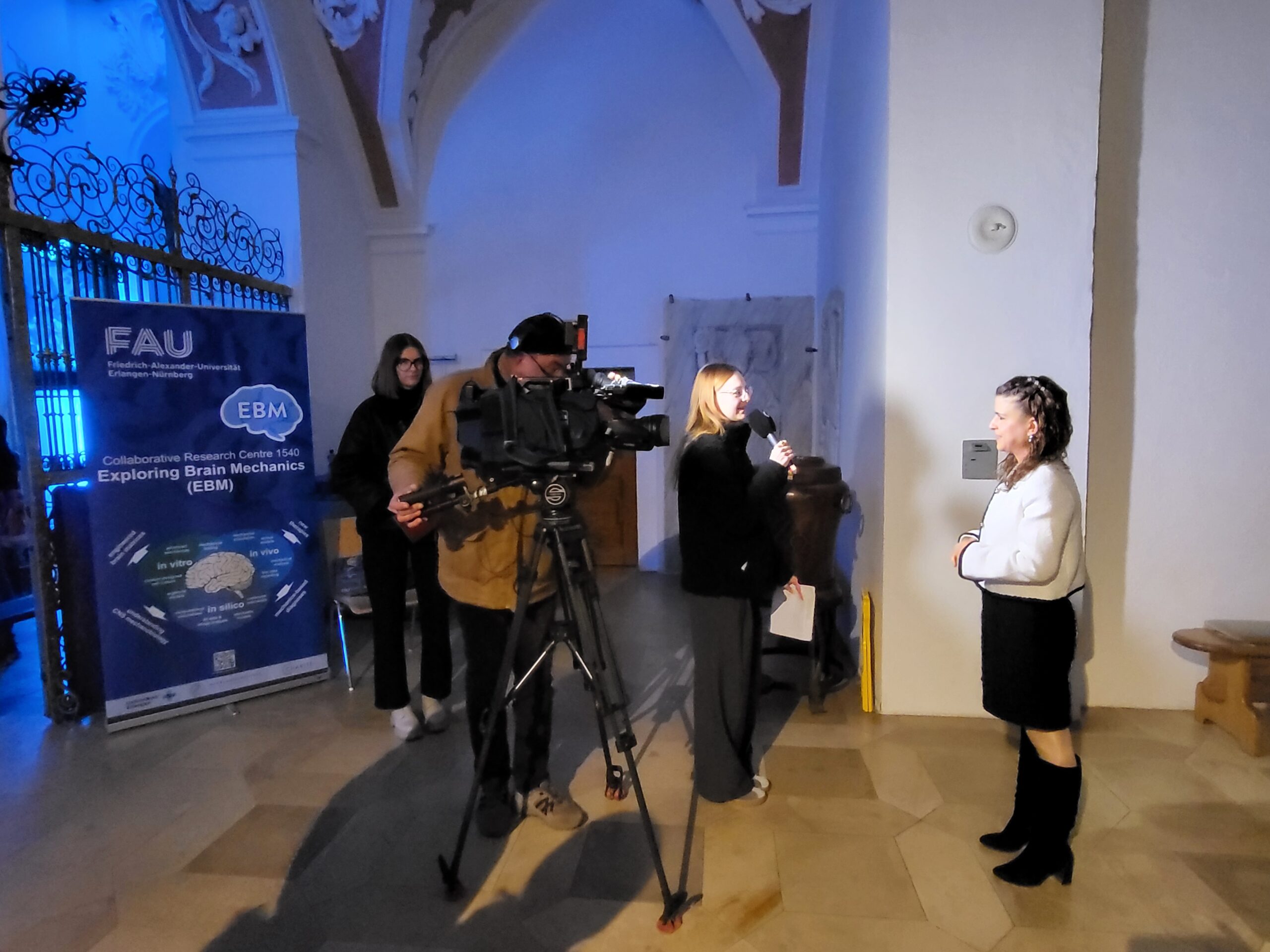 Silvia Budday speaking with Oberpfalz TV ahead of the performance. Photo: A. Dakkouri-Baldauf