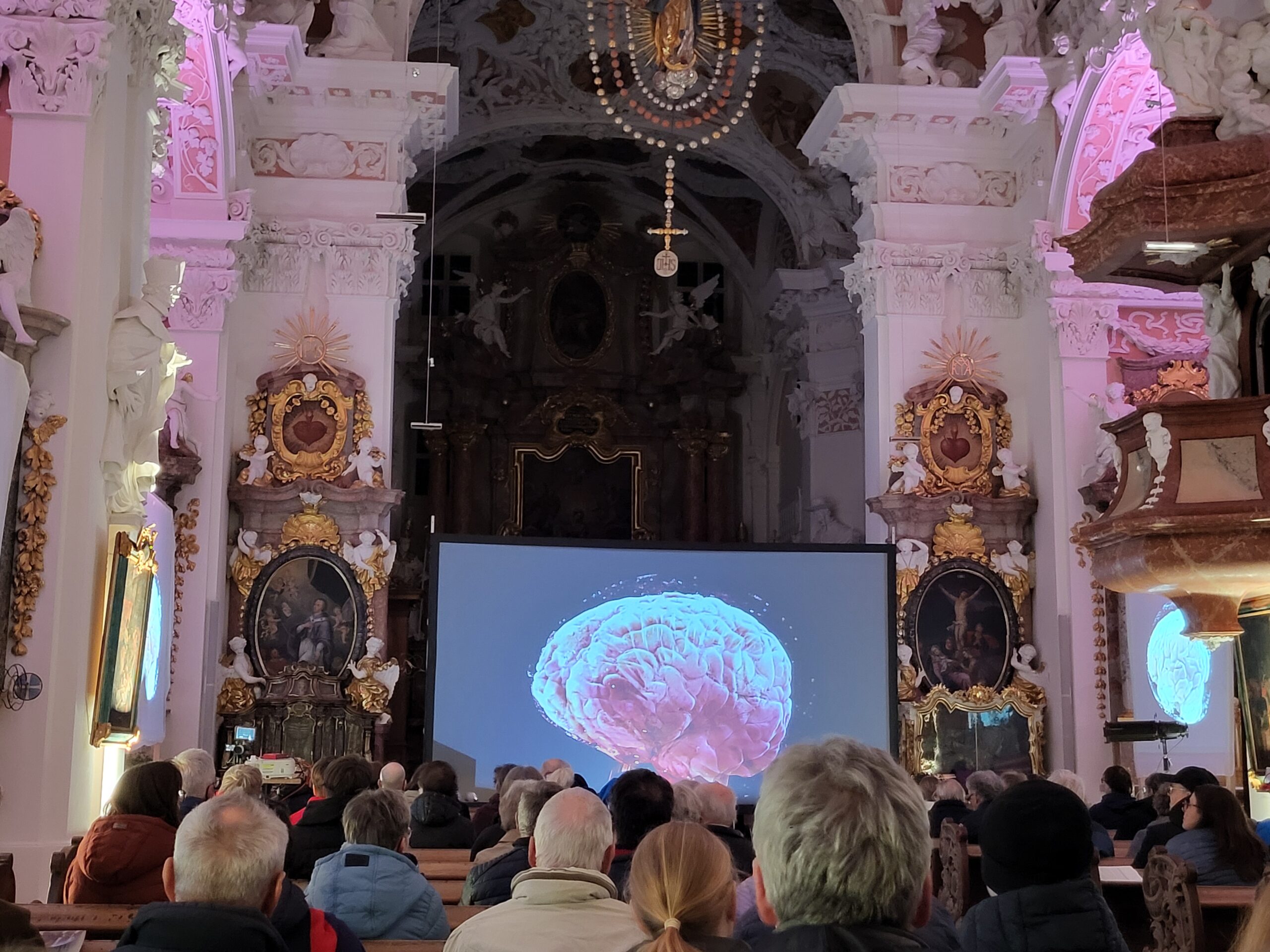 An immersive encounter of art, music, and neuroscience, inspired by EBM research. Photo: A. Dakkouri-Baldauf