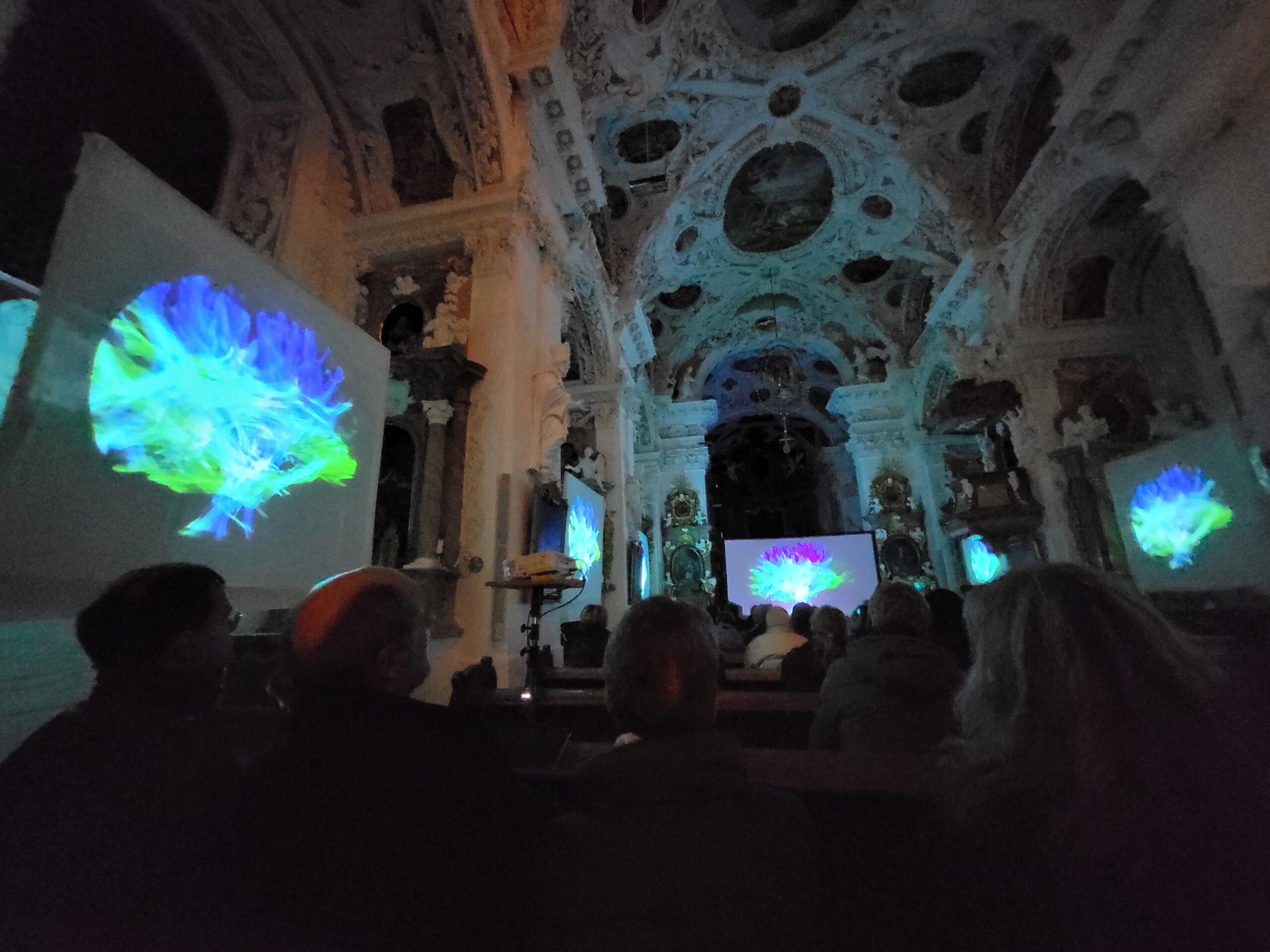 An immersive encounter of art, music, and neuroscience, inspired by EBM research. Photo: A. Dakkouri-Baldauf
