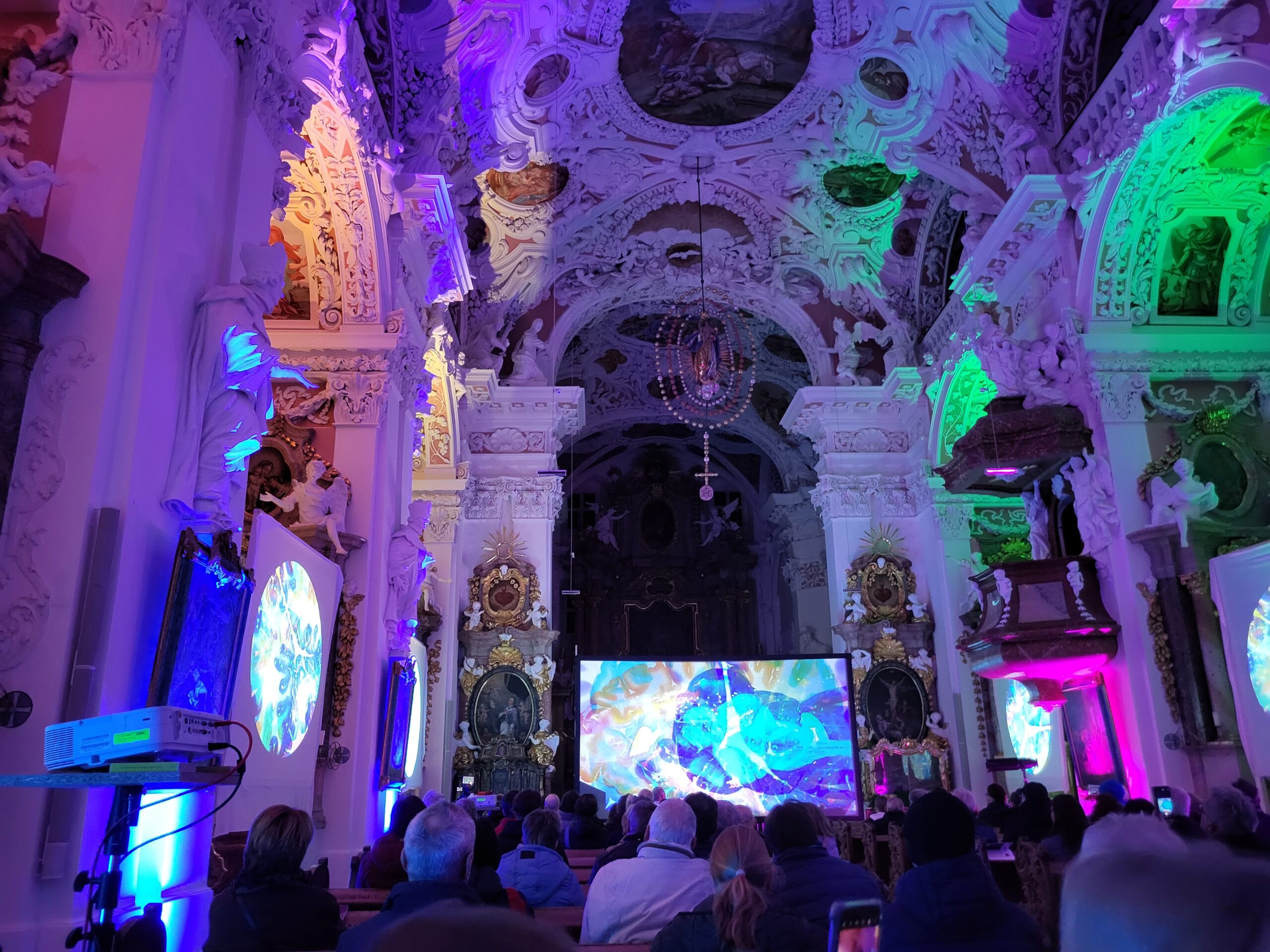 An immersive encounter of art, music, and neuroscience, inspired by EBM research. Photo: A. Dakkouri-Baldauf