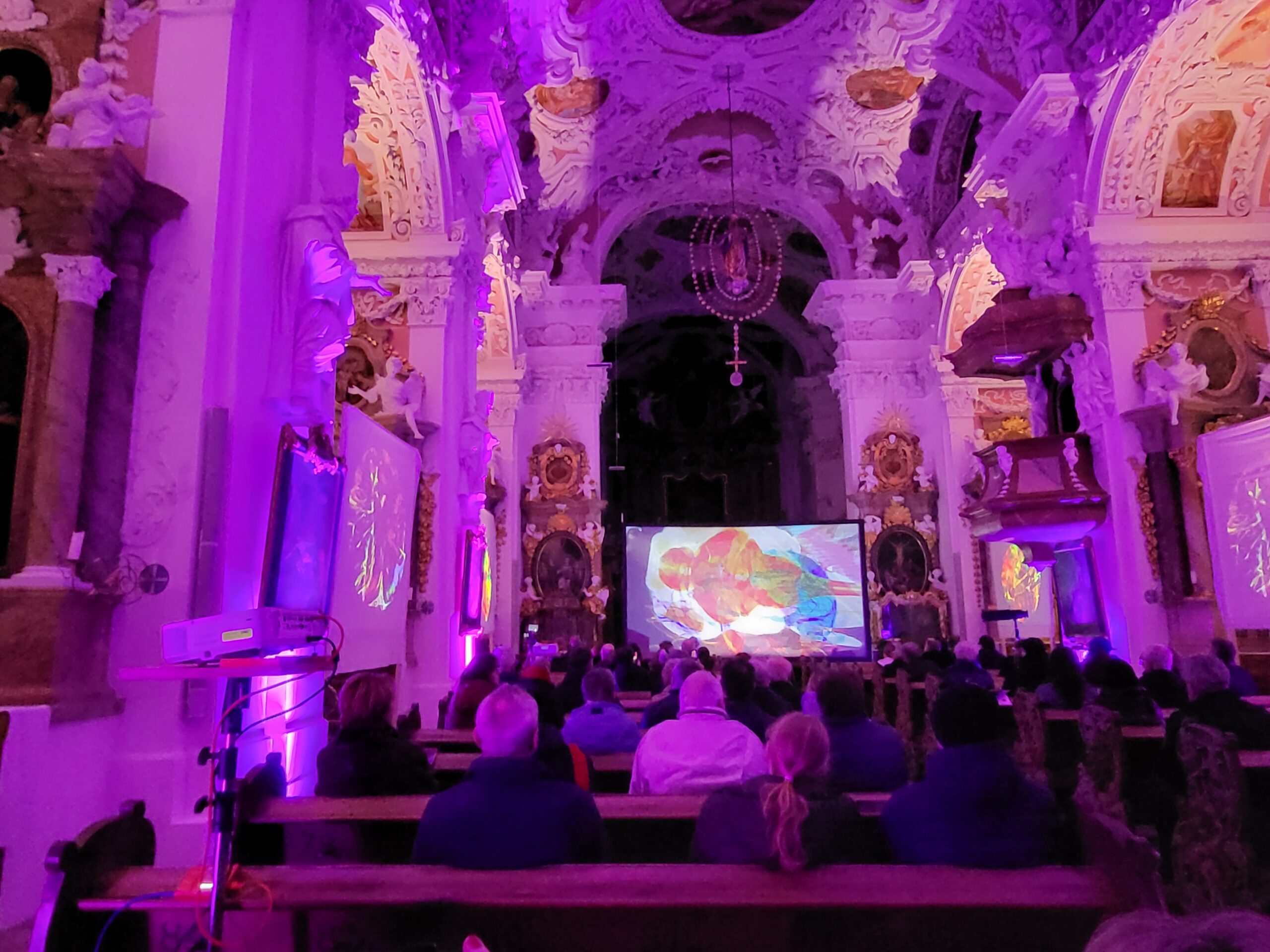 An immersive encounter of art, music, and neuroscience, inspired by EBM research. Photo: A. Dakkouri-Baldauf