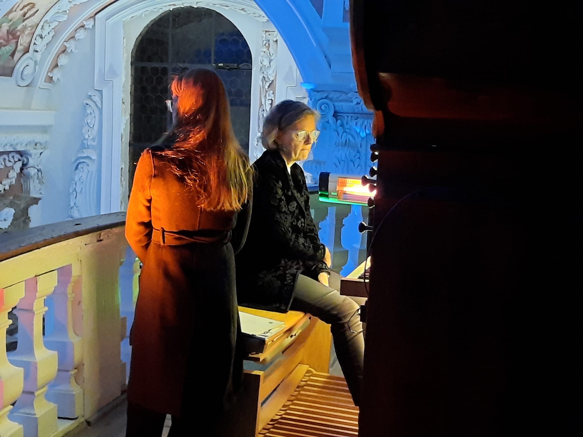 Susanne Hartwich-Düfel at the organ. Photo: Kloster Speinshart