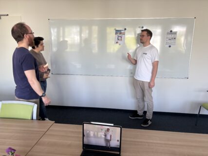 Workshop “How to Pitch Your Project” with three EBI-funded early-career PIs designated for the next funding period. Photo: S. Hülsenbeck