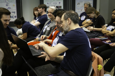 A last quick chat before the review officially kicks off. Photo: M. Gräve, J. Gonzalez / MMZ (FAU)